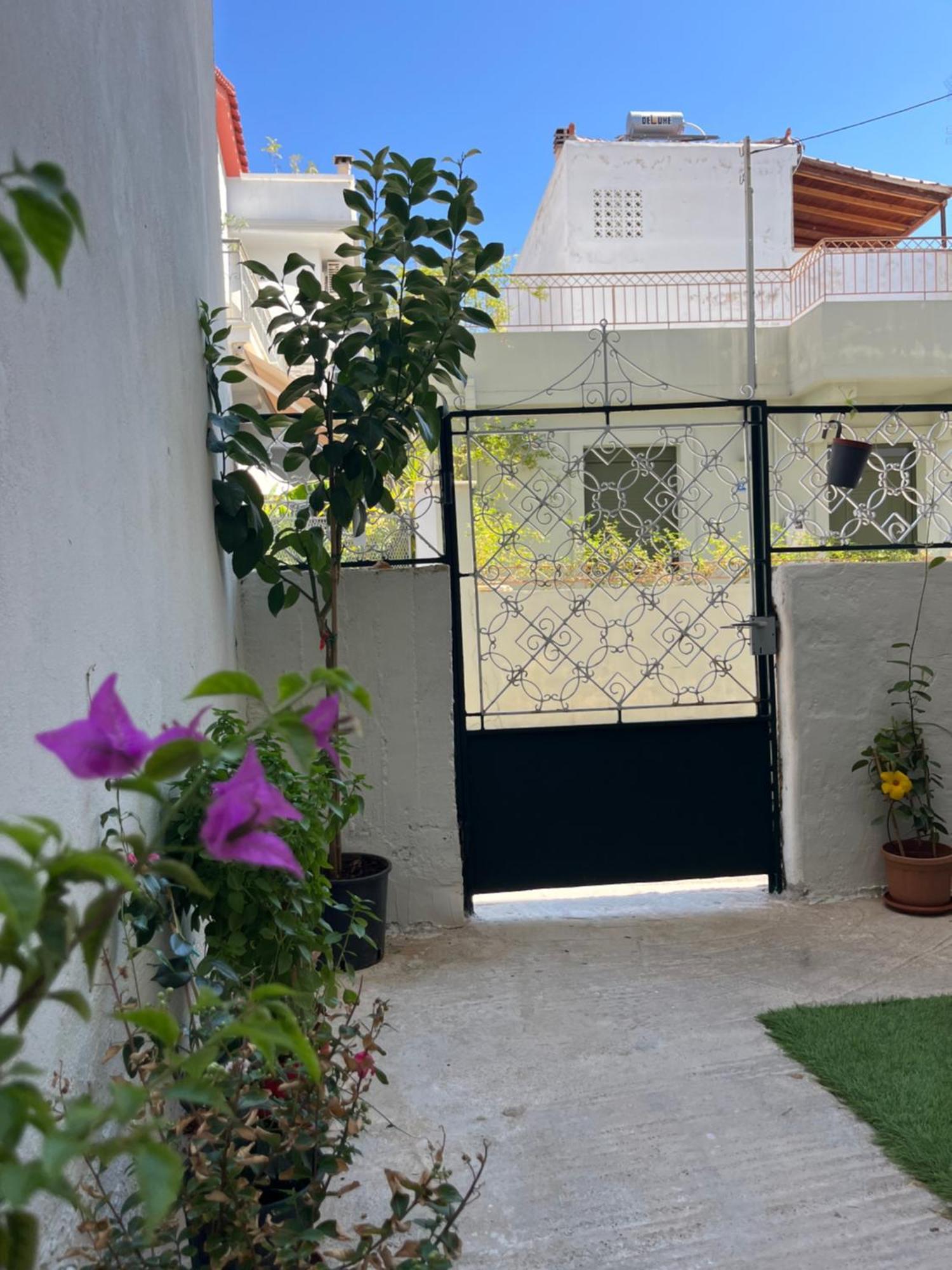 Noa - Designed Garden In The Center Apartment *